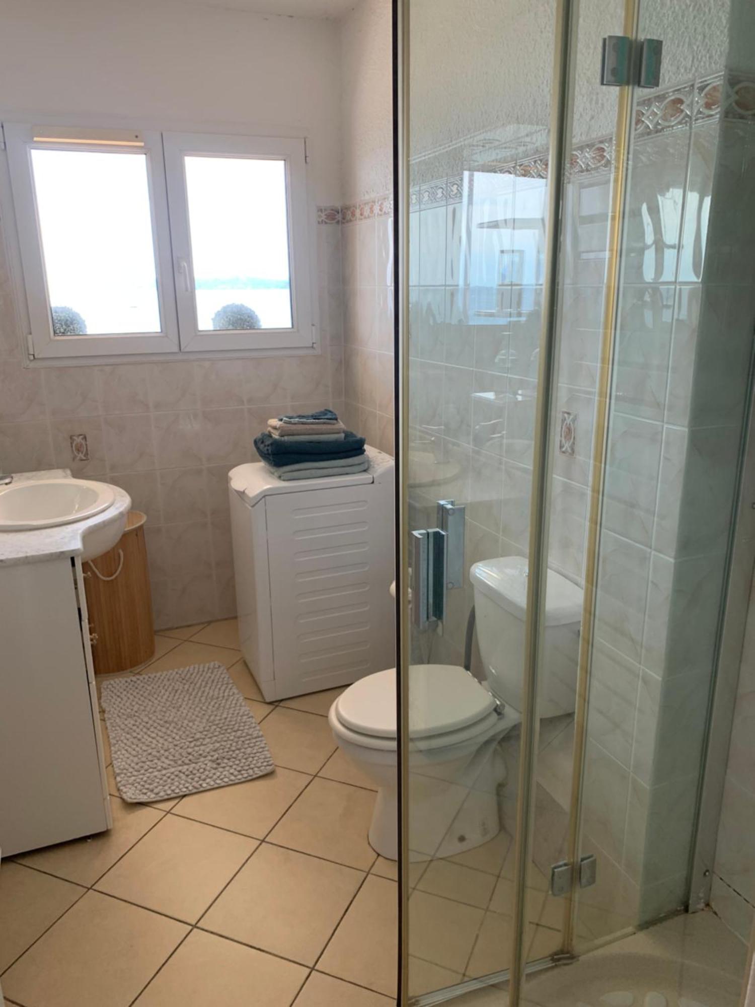 Le Latania Apartment Сен Максим Екстериор снимка