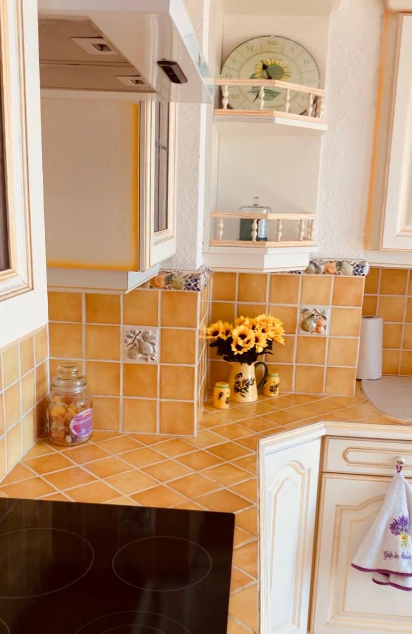 Le Latania Apartment Сен Максим Екстериор снимка